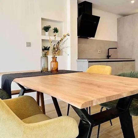 Pepes 3 & Parking Apartment Torremolinos